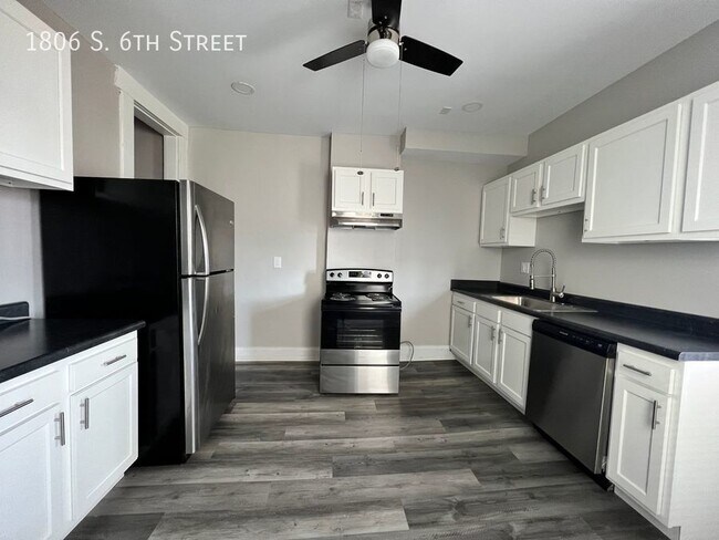 Building Photo - 1806 S 6th St