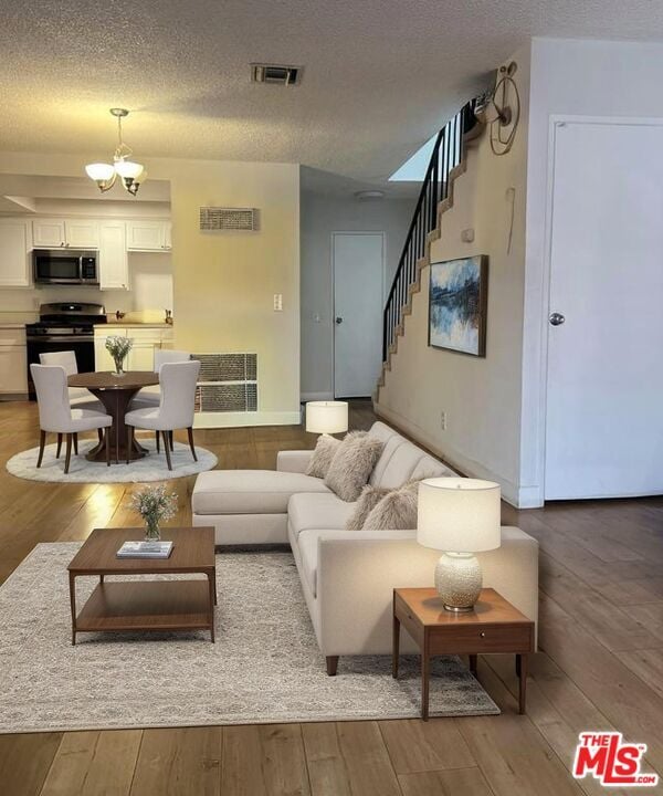 Building Photo - 931 New Depot St