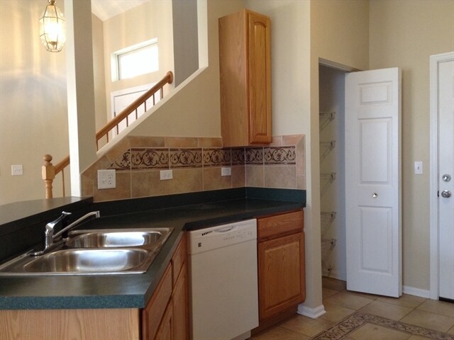 Building Photo - 1437 White Pine Ln