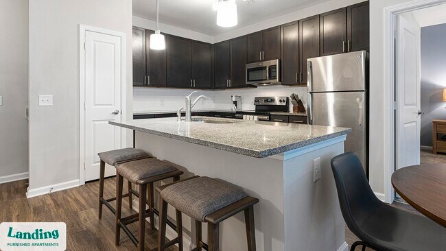 Building Photo - 915 Brentmoor Dr