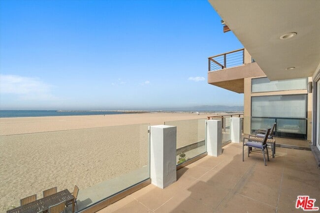 Building Photo - 6419 Ocean Front Walk
