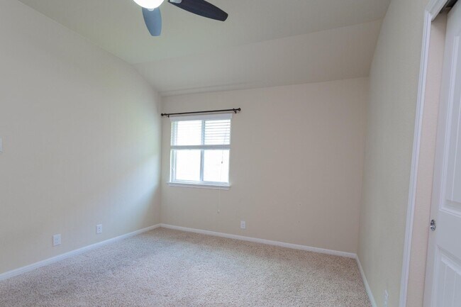Building Photo - 11604 Yeadon Way