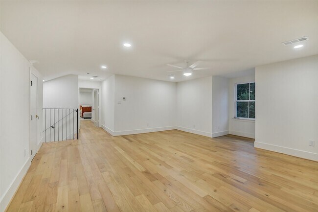 Building Photo - 9411 Millbury Dr