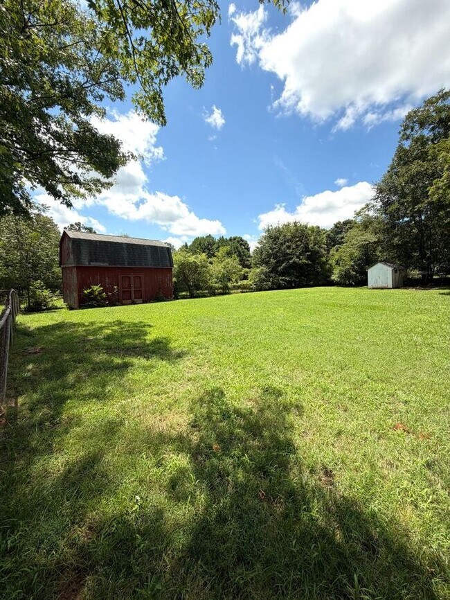 Building Photo - T.R. Lawing Realty Property