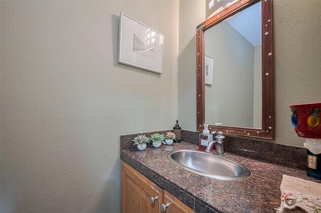Building Photo - 12231 Carriage Hill Dr