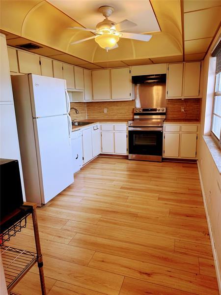 Building Photo - 4015 W Palm Aire Dr