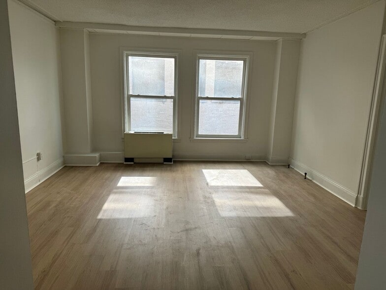 Interior Photo - 111 On East