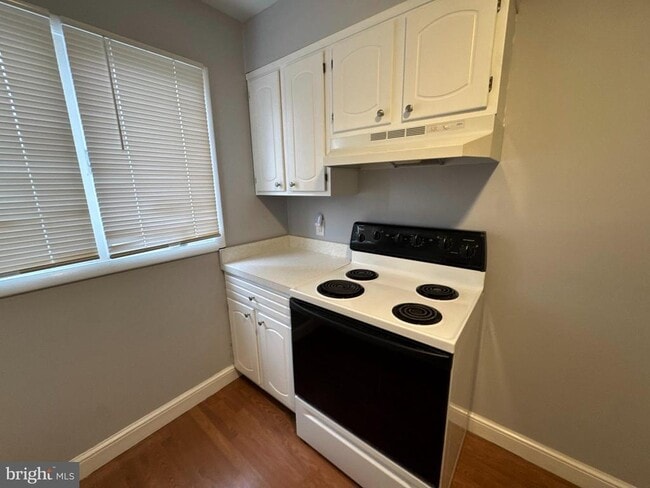 Building Photo - 43 S Main St