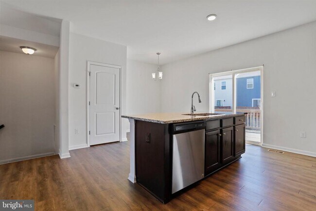 Building Photo - 273 Magellan Dr