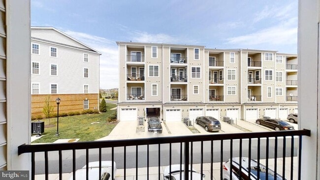 Building Photo - 43138 Thoroughfare Gap Terrace