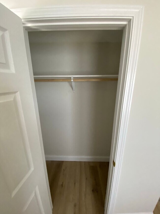 Building Photo - 1987 Joe Stephens Rd