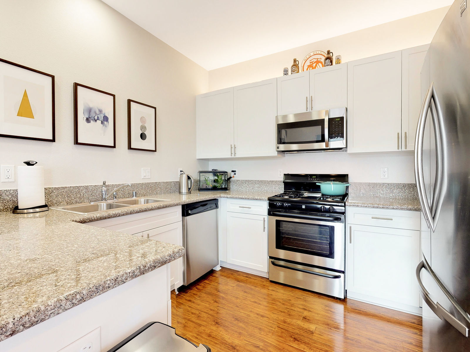 Building Photo - 955 Humbert Ave