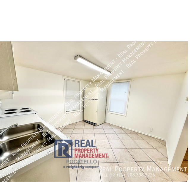 Building Photo - 341 S Hayes-341 1/2