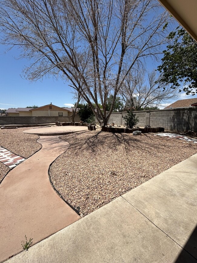 Building Photo - 6101 Equestrian Dr NW