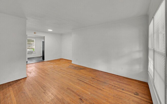 Building Photo - 3701 Parkwood St