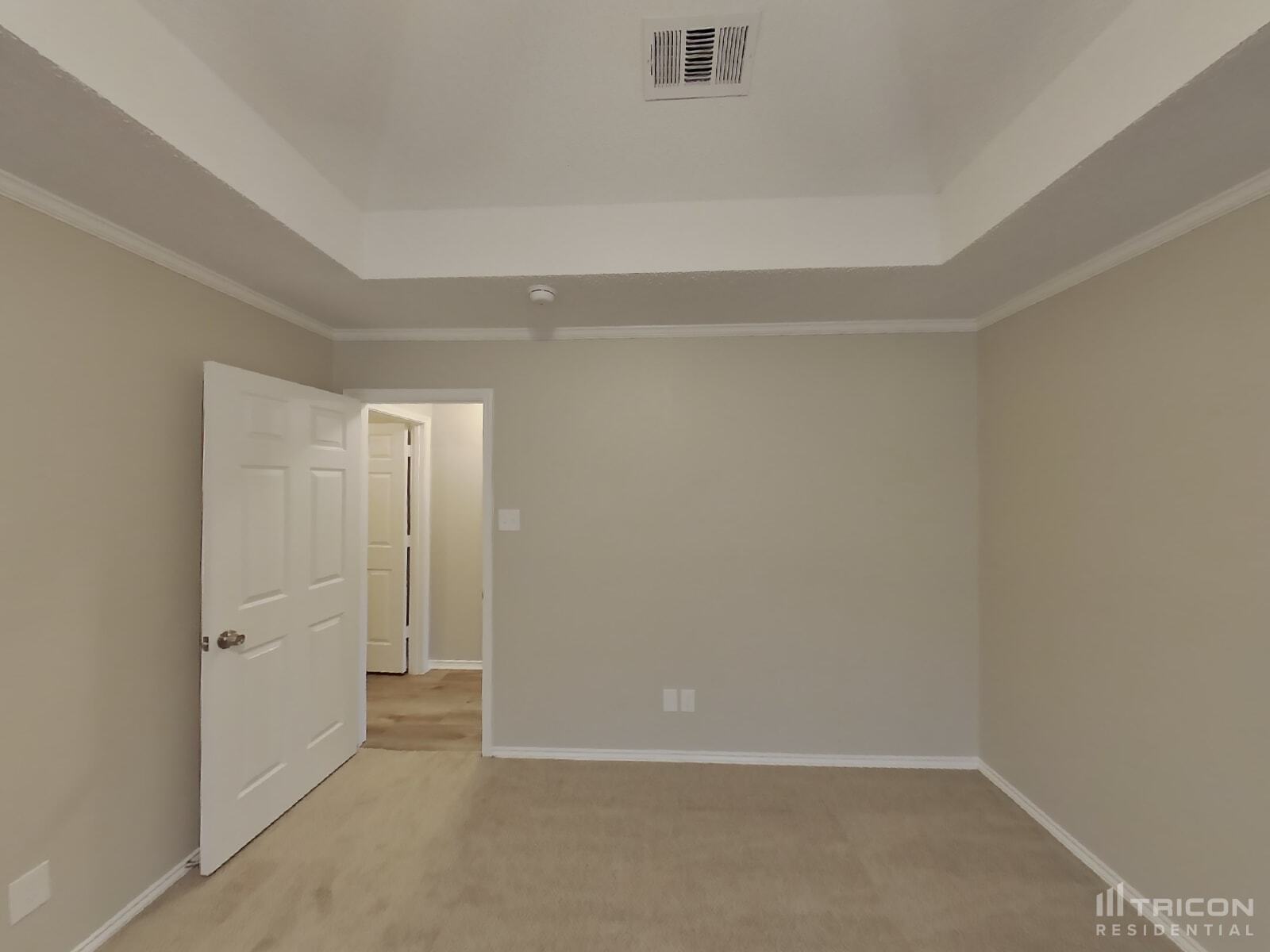 Building Photo - 721 Parkview Dr