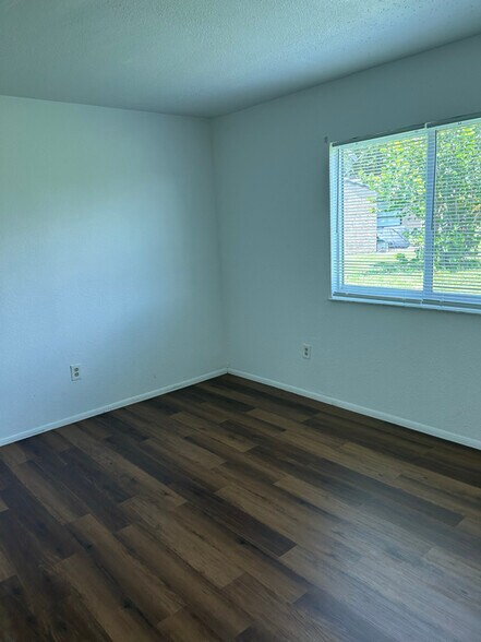 Building Photo - 6845 Etna Ct