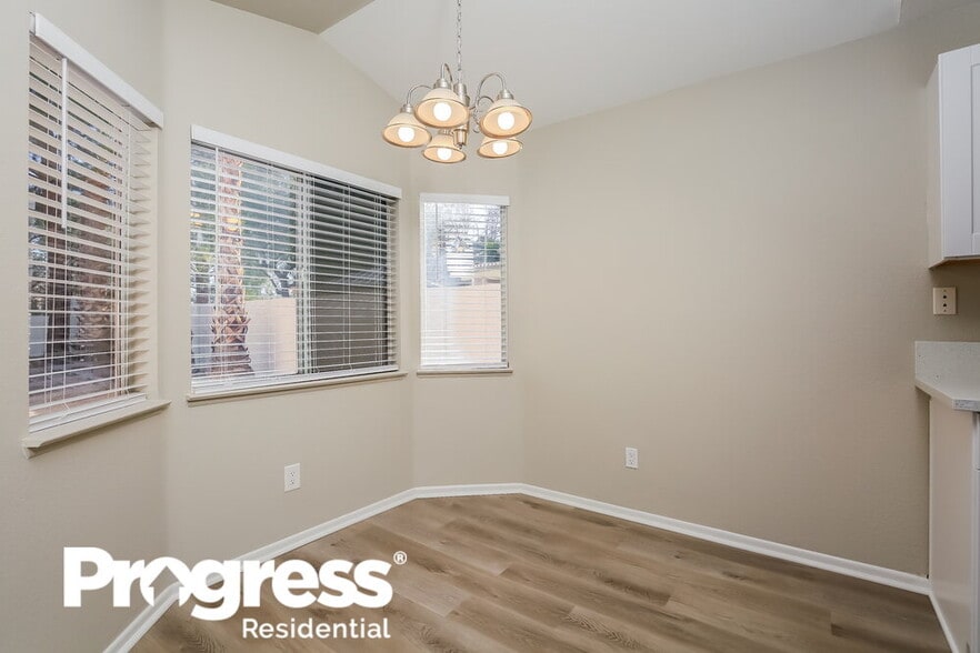 Building Photo - 3020 Forest Lake St