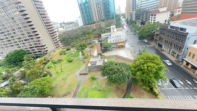 Building Photo - Newly Renovated!! 2 Bed, 1 bath, 1 parking...