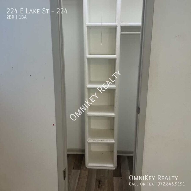 Building Photo - 224 E Lk St