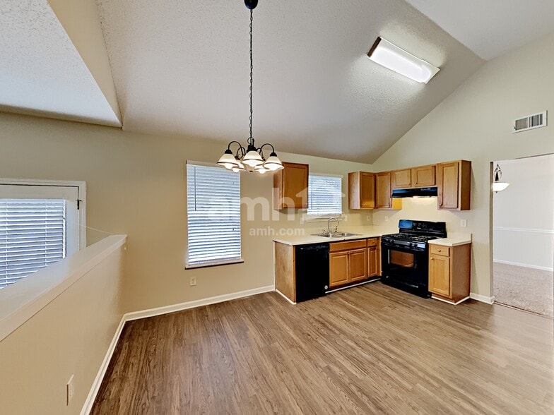 Building Photo - 104 Bellington Dr