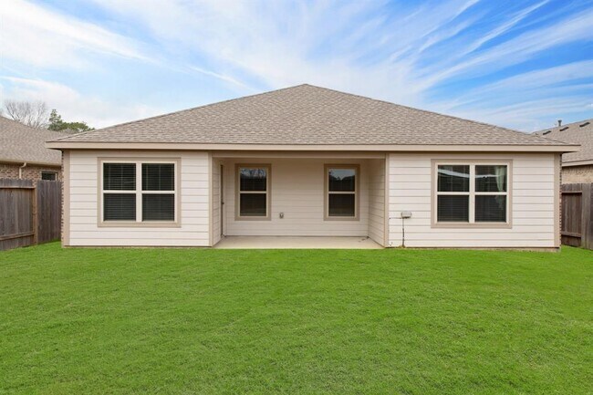 Building Photo - 20706 Southern Wds Blvd