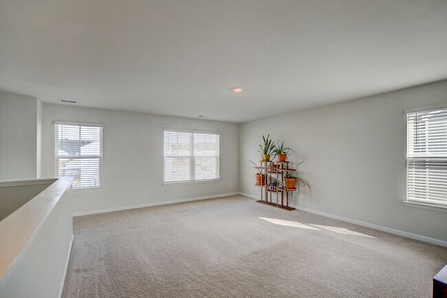 Building Photo - Summerville Home Rental