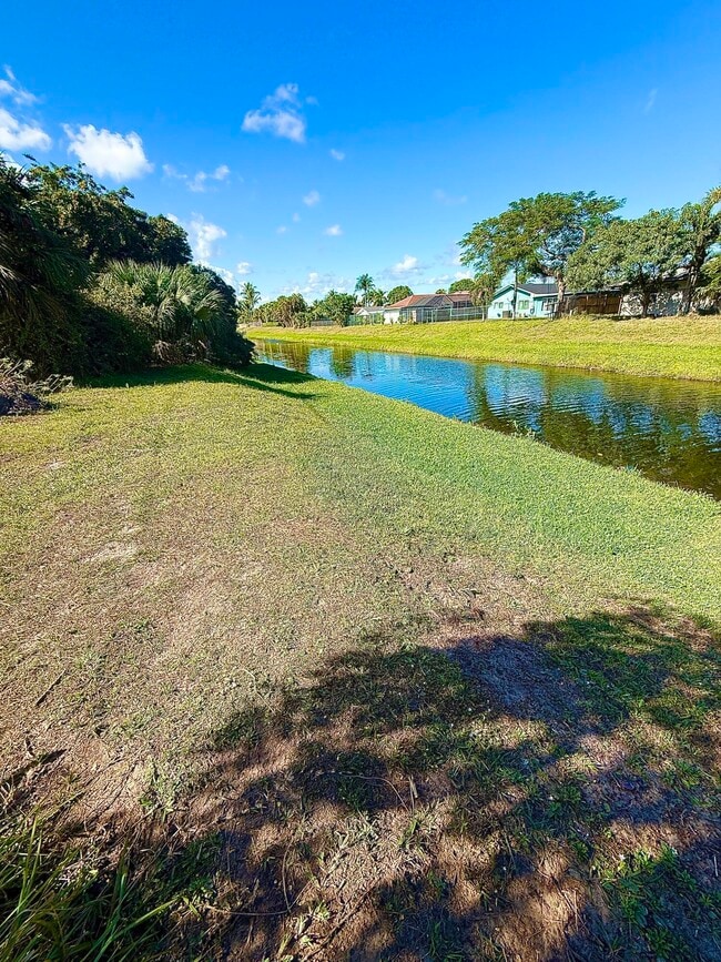 Building Photo - 3797 Roan Ct E