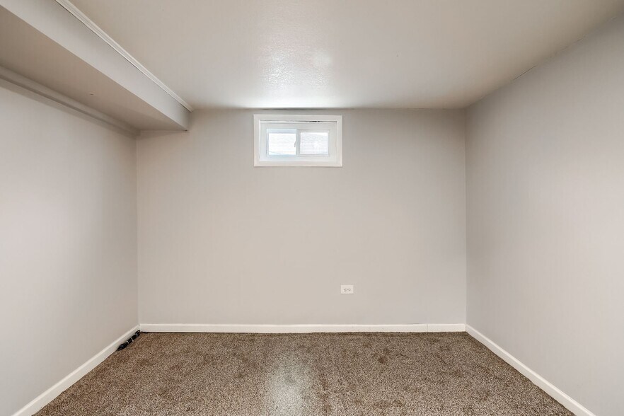 Building Photo - 207 Teal St