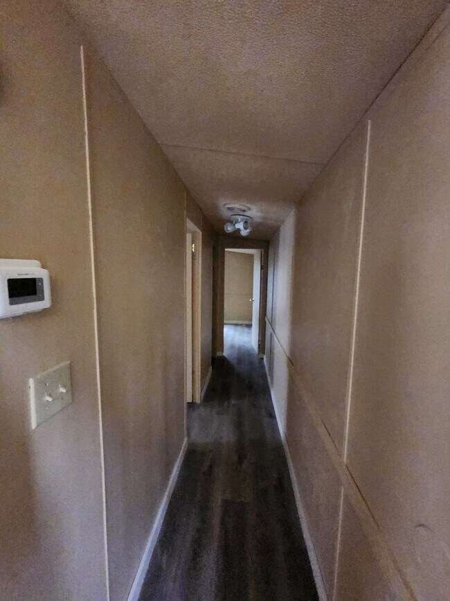 Building Photo - 2519 Openview Dr