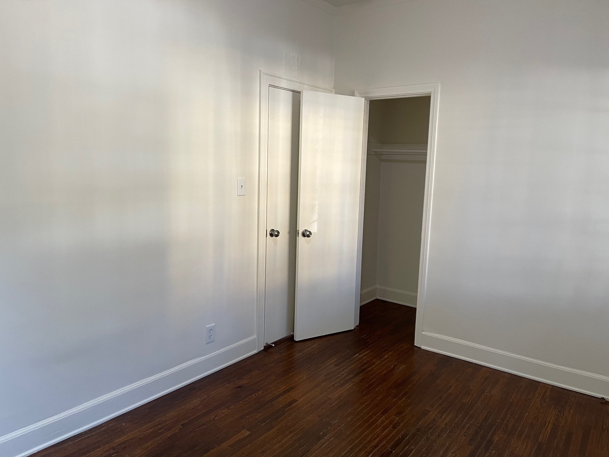 Building Photo - 3000 Kenwood Ave