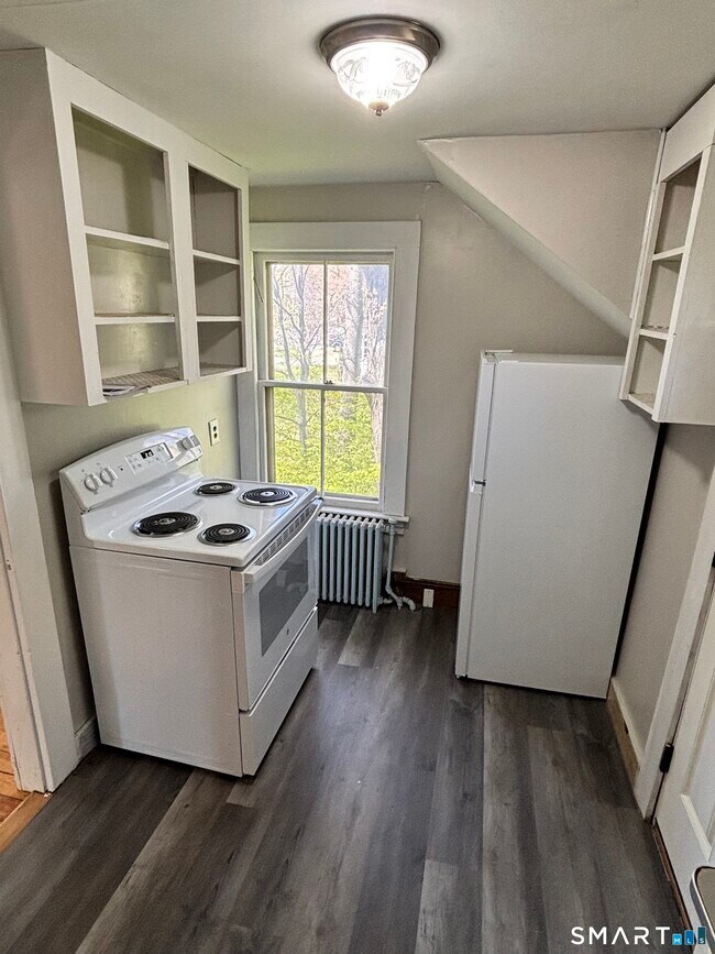 Building Photo - 24 N Main St