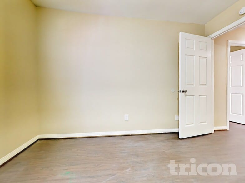 Building Photo - 16311 Green Shade Dr