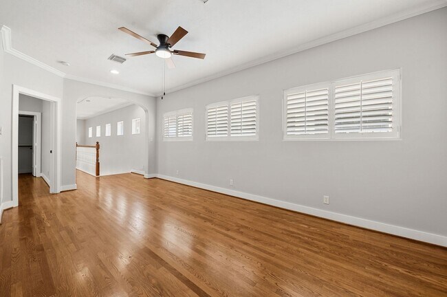 Building Photo - 1448 Nashua St