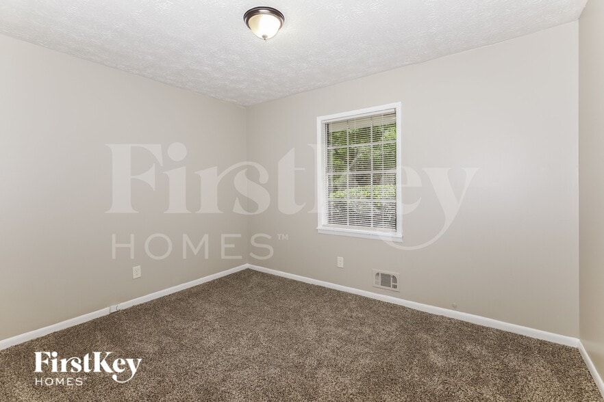 Building Photo - 1334 Labelle St