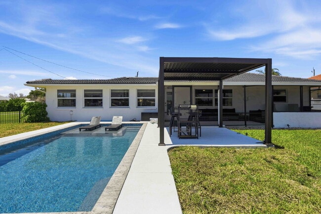 Building Photo - Waterfront beauty in Overbrook Gardens