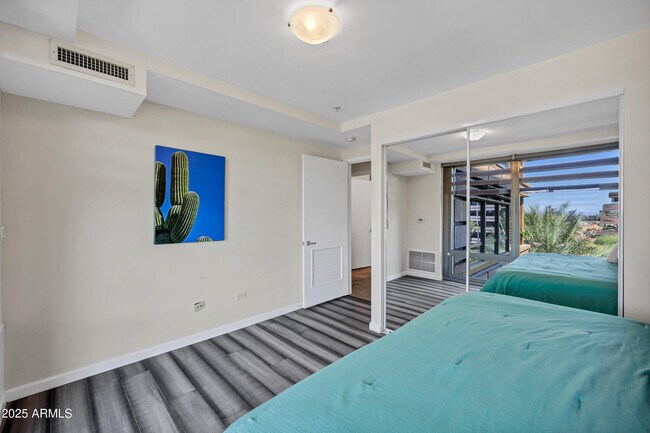 Building Photo - 7141 E Rancho Vista Dr
