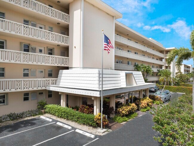 Building Photo - 750 NE Spanish River Blvd