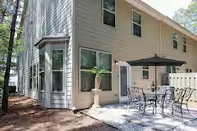 Building Photo - Charming 3BR Townhome in Lilburn