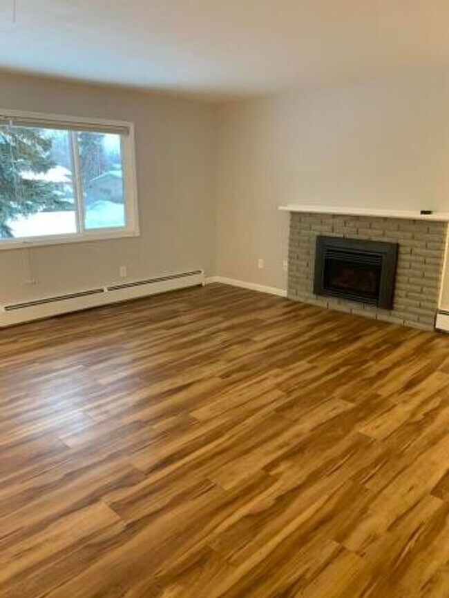 Building Photo - 4010 Crosson Dr