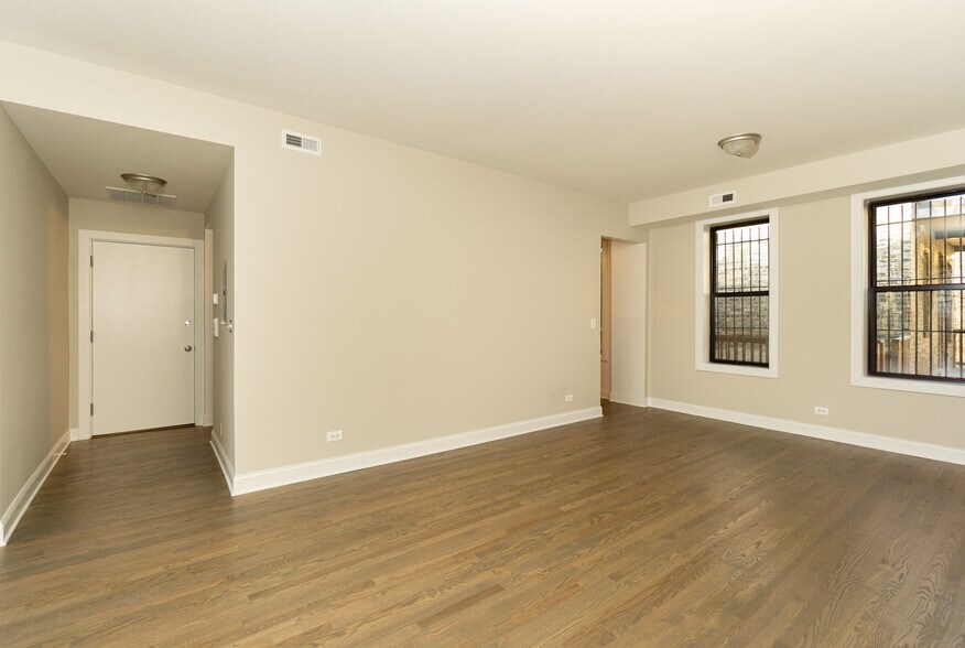 Building Photo - 3405 W Fullerton Ave