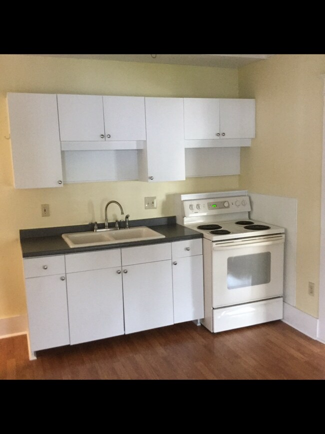 Building Photo - 154 Blanchard St