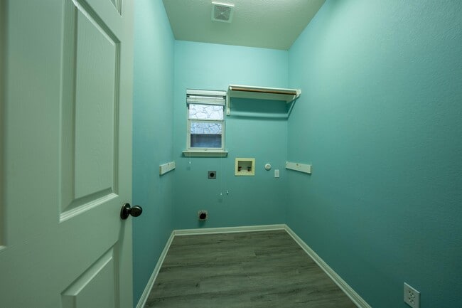 Building Photo - 9517 Eagle Knoll Dr