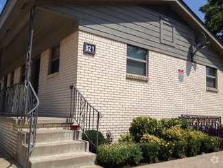 Building Photo - 821 S Troost Ave