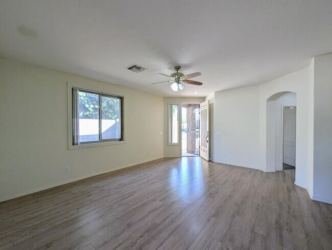 Building Photo - 5770 W Golden Ln