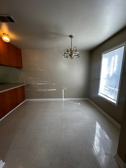 Building Photo - 6970 LA-1