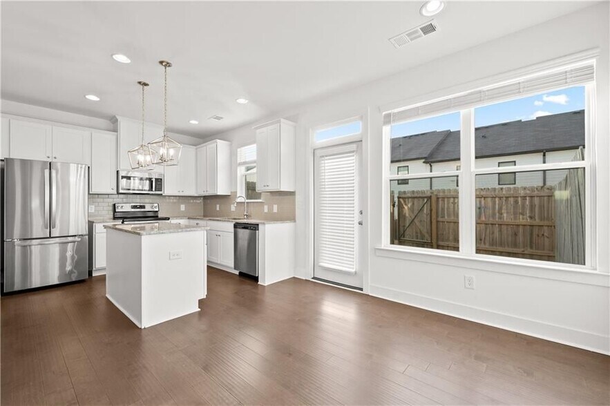 Building Photo - 124 Auburn Wds Dr