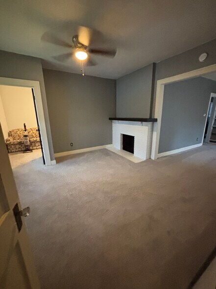 Building Photo - 1732 Evansdale Ave