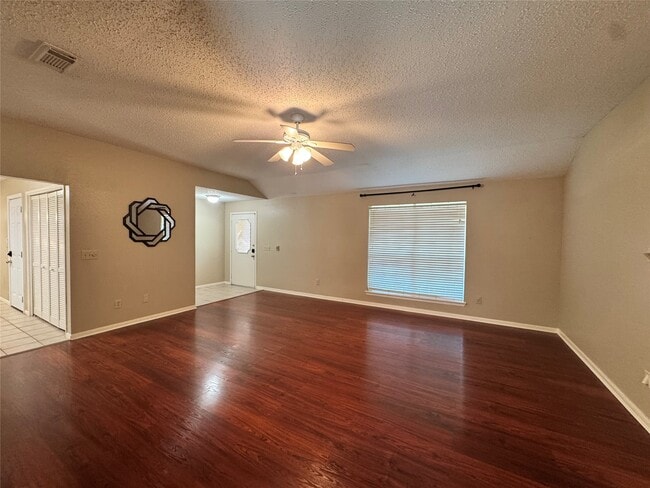 Building Photo - 11 Cottage Grove Pl