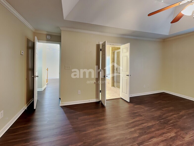 Building Photo - 2235 Saluda Ln NW
